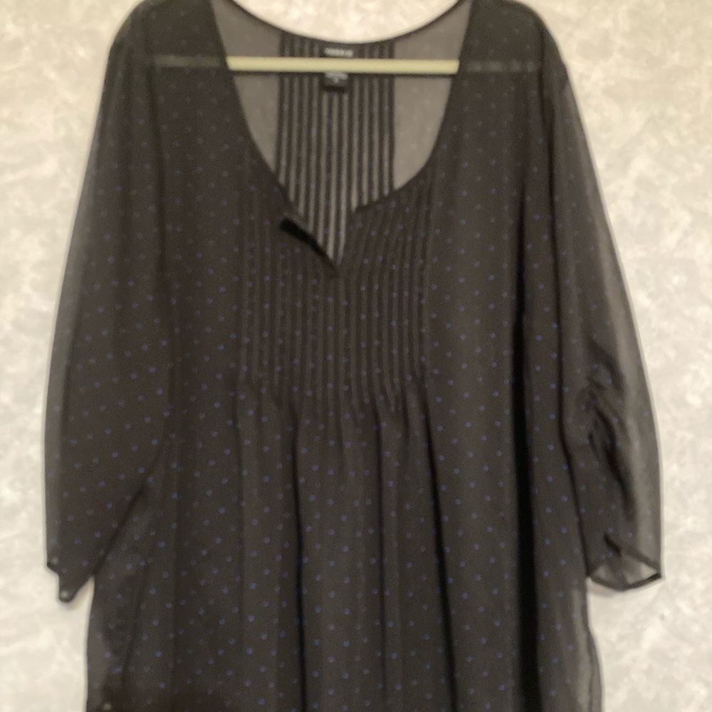 Torrid size 4 sheet blouse